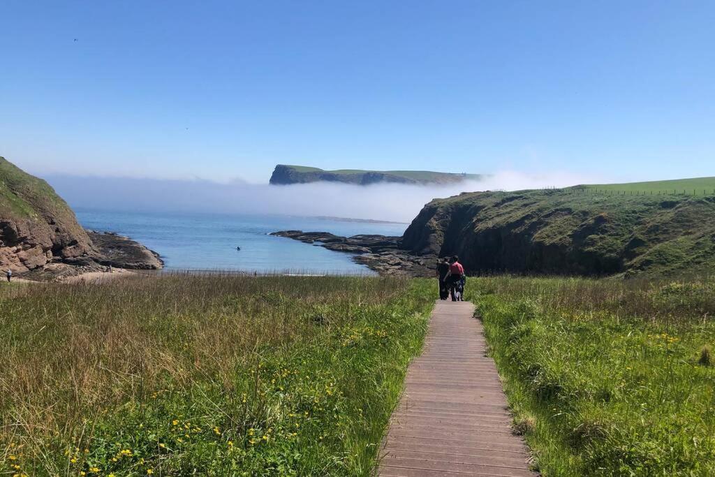 Bellevue Holiday Cottage Gardenstown Bagian luar foto