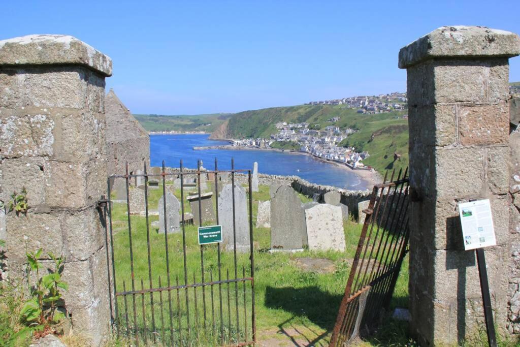 Bellevue Holiday Cottage Gardenstown Bagian luar foto